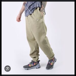 Nike Men's Khaki Joggers